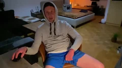 Sebastian online show from March 2, 11:39 pm