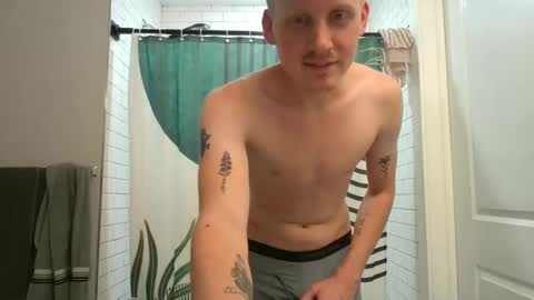 Snapshot of gingerbr3ad121 chatting on October 4, 12:59 am Gingerbr3ad121 online show from October 4, 12:59 am
