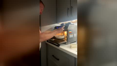 gingerpinga online show from January 7, 1:32 am