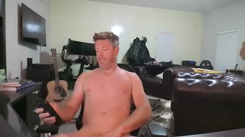 Snapshot of gingerzaddy chatting on October 14, 10:33 am gingerzaddy online show from October 14, 10:33 am