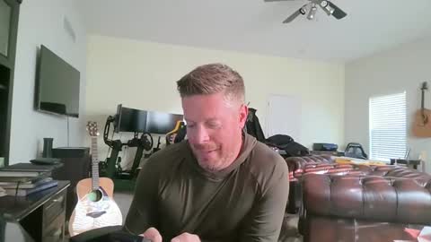 Snapshot of gingerzaddy chatting on October 27, 8:22 pm gingerzaddy online show from October 27, 8:22 pm