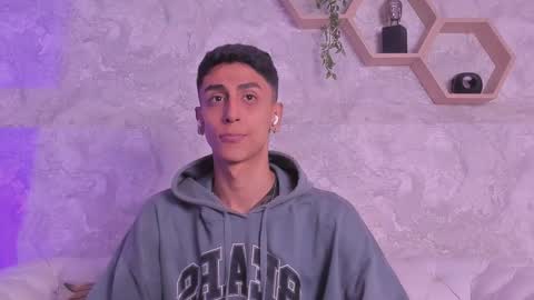 Gio Carangi online show from February 3, 2:53 am