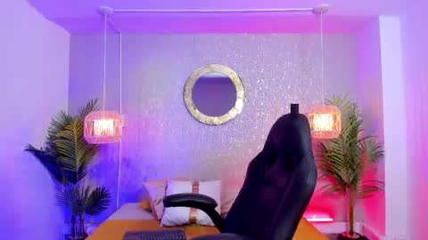 Gio Carangi online show from April 26, 3:04 am