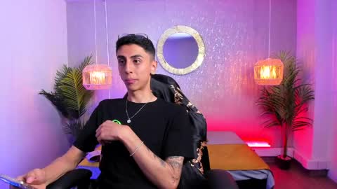 Gio Carangi online show from April 25, 4:04 am