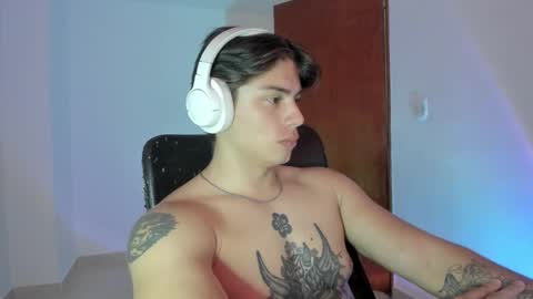 Snapshot of gio_russo chatting on October 1, 9:52 pm GioRusso online show from October 1, 9:52 pm