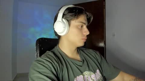 Snapshot of gio_russo chatting on September 30, 4:40 am GioRusso online show from September 30, 4:40 am