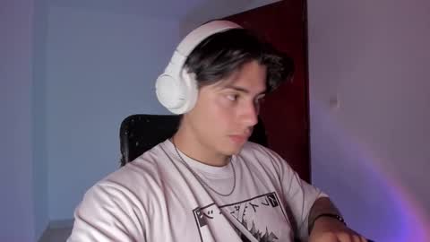 Snapshot of gio_russo chatting on October 4, 10:36 pm GioRusso online show from October 4, 10:36 pm