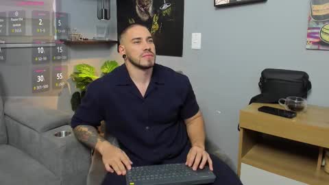 Snapshot of giorgio_leone2 chatting on October 19, 7:39 pm Giorgio leone online show from October 19, 7:39 pm