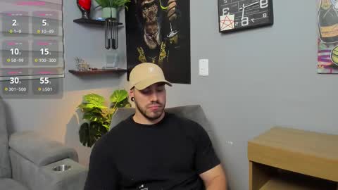 Snapshot of giorgio_leone2 chatting on October 18, 12:15 am Giorgio leone online show from October 18, 12:15 am