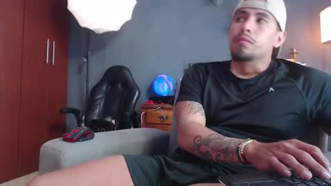 piggy boy online show from October 20, 8:46 pm