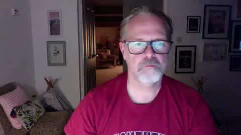 girlsandbikes online show from April 17, 10:45 pm