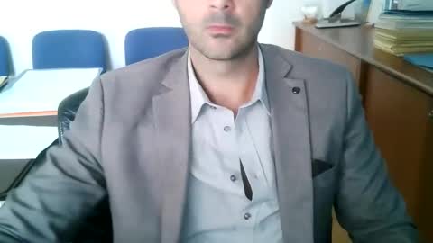 Snapshot of giuseppevai1 chatting on October 1, 10:19 am giuseppevai1 online show from October 1, 10:19 am