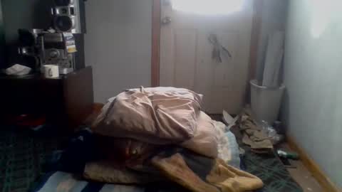 Snapshot of givr6inches chatting on February 9, 6:58 pm e-Bizl online show from February 9, 6:58 pm