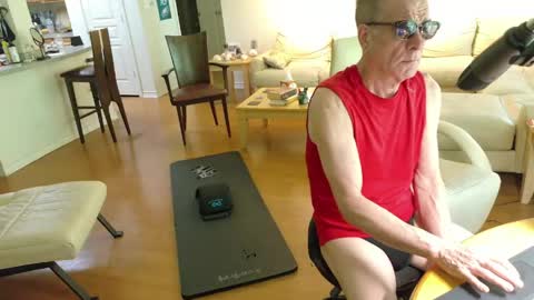 glennbitch online show from May 4, 6:42 pm