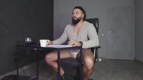 Snapshot of glennmasters chatting on October 29, 10:13 pm Matthew .. for short call me Matt online show from October 29, 10:13 pm