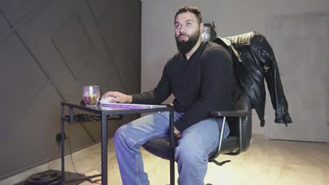 Matthew .. for short call me Matt online show from November 7, 4:16 am