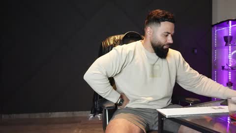 Matthew .. for short call me Matt online show from April 24, 8:11 pm