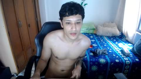 glitchaura online show from October 14, 6:48 pm