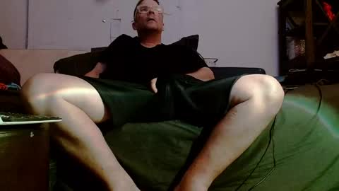glitterstud online show from April 25, 1:41 pm