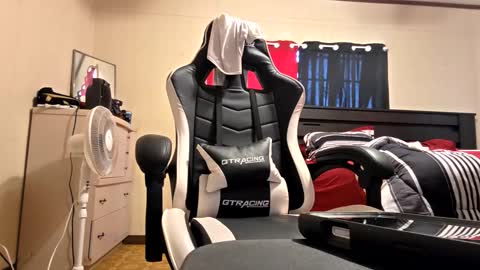 glomightyj online show from March 25, 10:14 pm