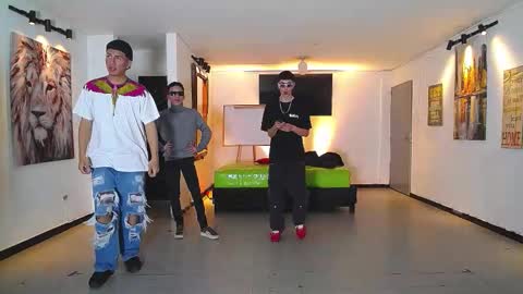 THOMAS AND DAMIAND online show from November 22, 6:40 pm