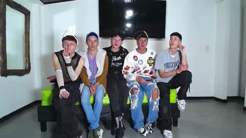 Snapshot of gnecos chatting on October 31, 6:44 pm THOMAS AND DAMIAND online show from October 31, 6:44 pm