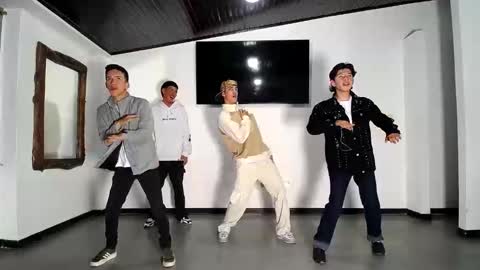 Snapshot of gnecos chatting on October 16, 5:43 pm THOMAS AND DAMIAND online show from October 16, 5:43 pm