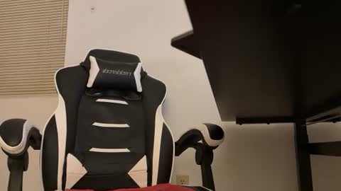 Snapshot of gnorris88 chatting on October 22, 3:10 am Gavin Norris online show from October 22, 3:10 am