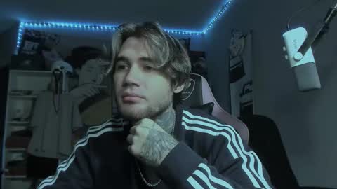 Snapshot of go_v_cs chatting on October 20, 3:43 am NPC online show from October 20, 3:43 am