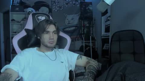 Snapshot of go_v_cs chatting on October 12, 5:45 am NPC online show from October 12, 5:45 am