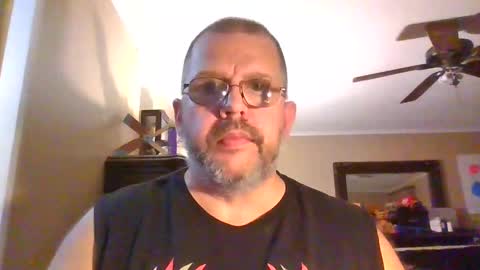 Snapshot of gobey33 chatting on September 12, 1:05 am IDKIDCIDGAF online show from September 12, 1:05 am