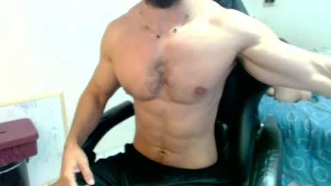 god hunkules online show from April 25, 4:26 pm