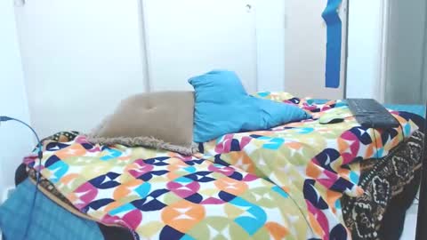 Snapshot of gogi_gui chatting on September 17, 10:44 pm Jin - A Sub Yaoi Femboy online show from September 17, 10:44 pm