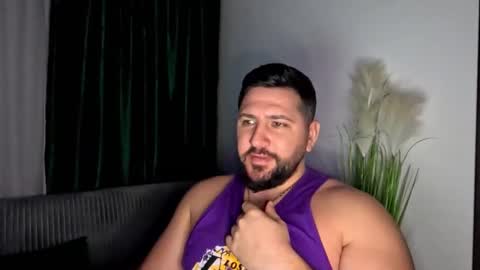 gold_alpha_boy online show from January 18, 11:18 pm