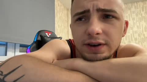 Snapshot of golden_boyyy21 chatting on January 29, 1:38 pm Golden boyyy21 online show from January 29, 1:38 pm