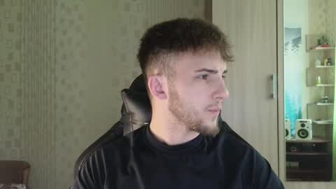 Golden boyyy21 online show from March 27, 12:06 pm