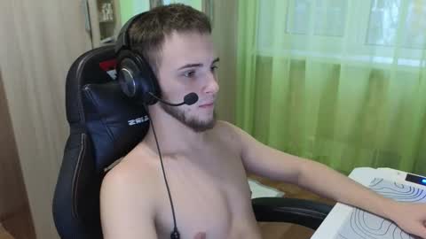 Golden boyyy21 online show from December 5, 8:32 am