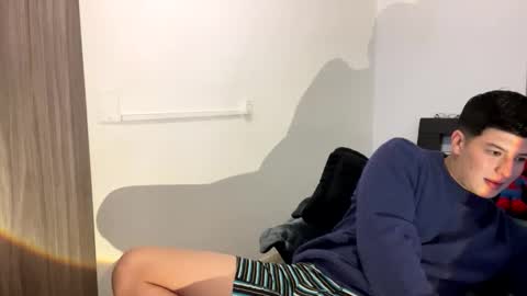 goldenknight33 online show from November 6, 5:38 pm