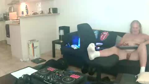 goldyguy011 online show from May 25, 2:29 am