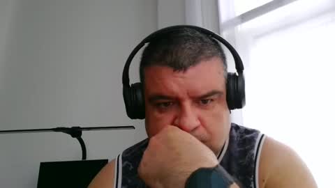 gomezgonz5 online show from October 8, 1:48 pm