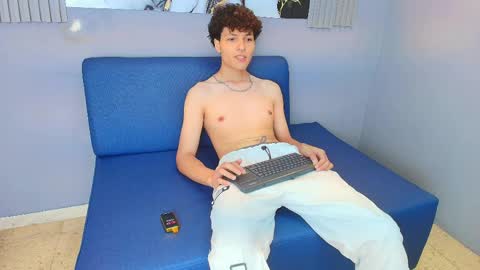 Gomez online show from March 30, 7:37 pm