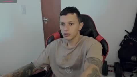 Snapshot of goodboy69i chatting on October 17, 11:25 am goodboy69i online show from October 17, 11:25 am