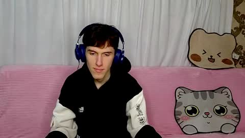 Luca online show from April 29, 3:17 pm