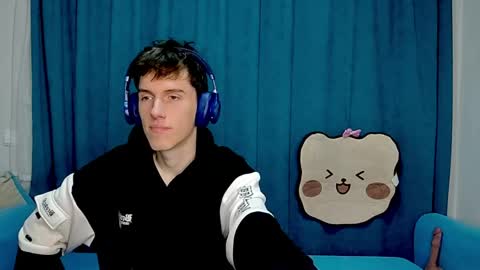 Luca online show from April 15, 3:34 pm