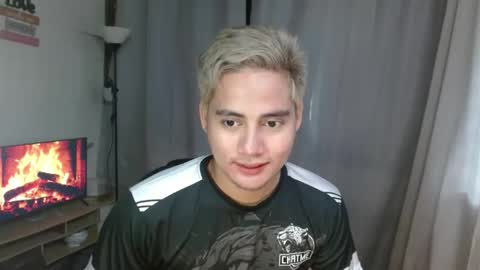 Snapshot of goodcaresweetboy chatting on December 31, 4:38 am FORD online show from December 31, 4:38 am