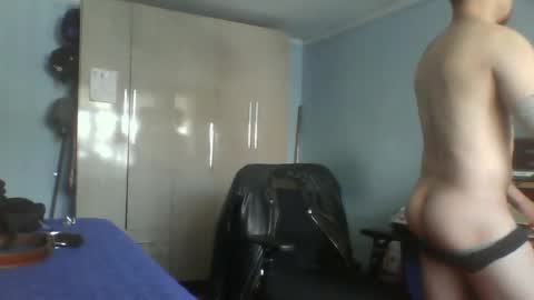 Snapshot of goodfumes chatting on January 8, 8:39 pm goodfumes online show from January 8, 8:39 pm