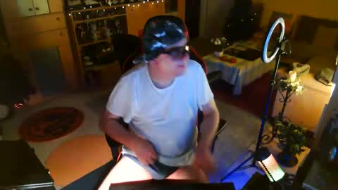 google5001 online show from May 10, 1:18 am