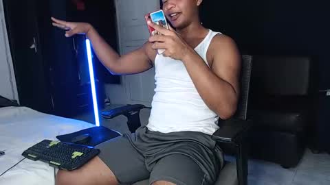 Snapshot of goos_cum chatting on January 15, 5:29 am Goos online show from January 15, 5:29 am