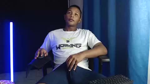 Snapshot of goos_cum chatting on December 19, 3:29 am Goos online show from December 19, 3:29 am