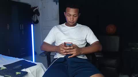 Snapshot of goos_cum chatting on January 14, 6:02 am Goos online show from January 14, 6:02 am